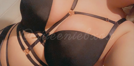 Foto di nudo di fuga di OnlyFans di Queeniebfree