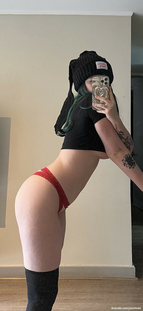 Foto di nudo di fuga di OnlyFans di Yourmuse