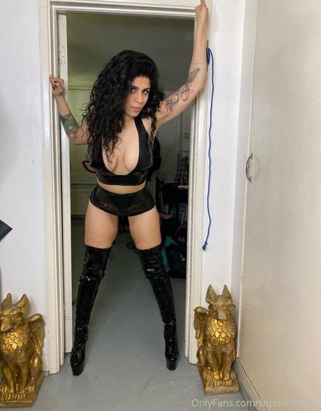 Mistresssophiasahara