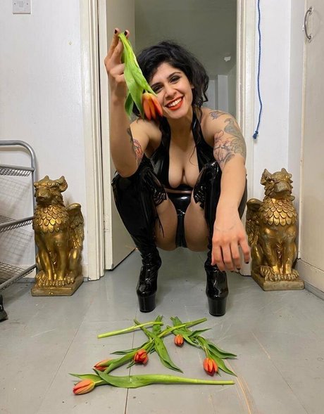 Mistresssophiasahara