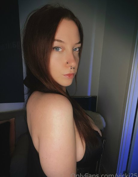 Vicki25