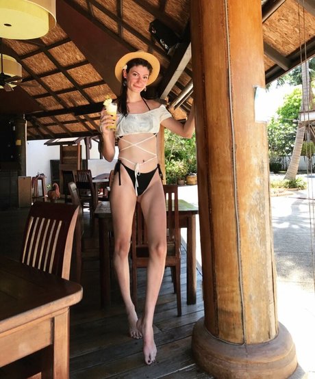 Kimberly Apasara Thomas