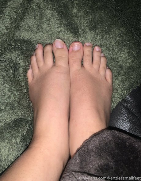 Kenziessmallfeet