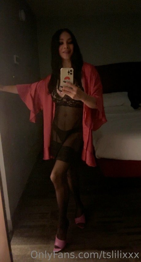 Foto di nudo di fuga di OnlyFans di Tslilixxx