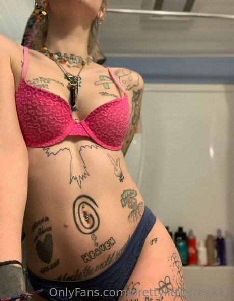 Prettylittlefreak13