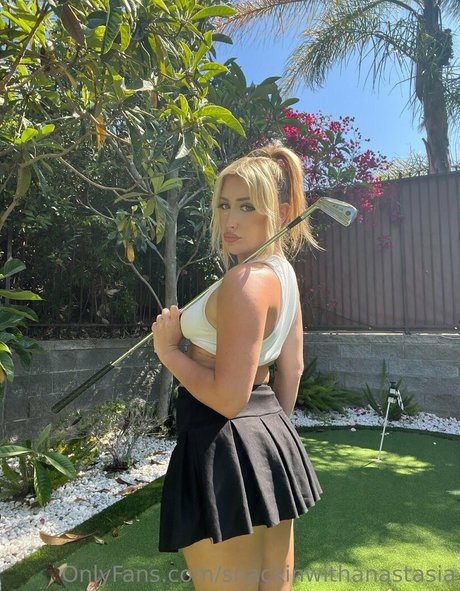 Snackinwithanastasia