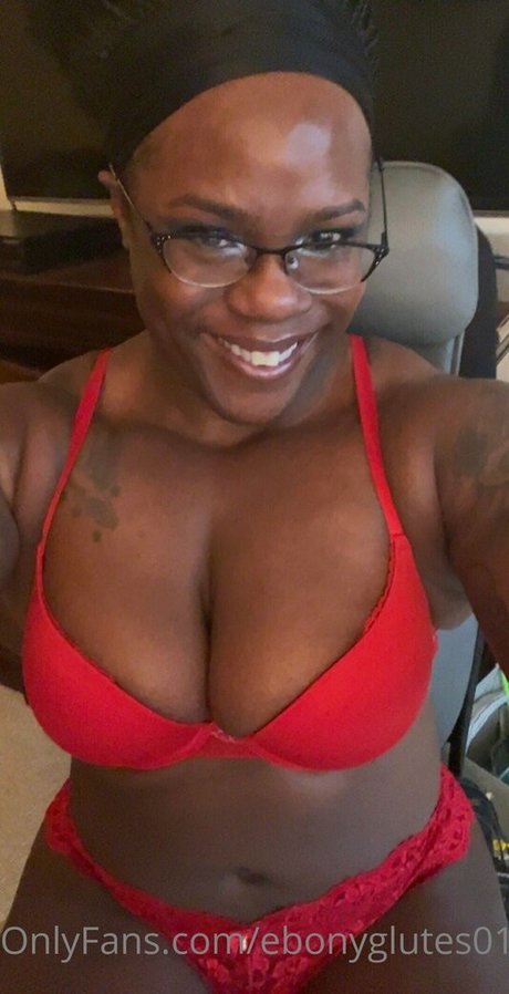 Ebonyglutes01