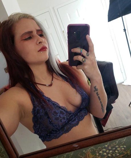 Foto di nudo di fuga di OnlyFans di Masha Slamovich