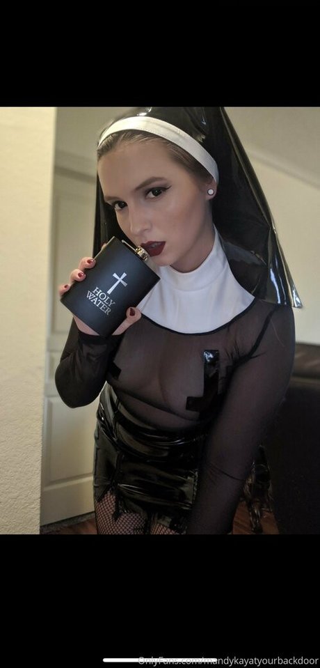 Mandykayatyourbackdoor