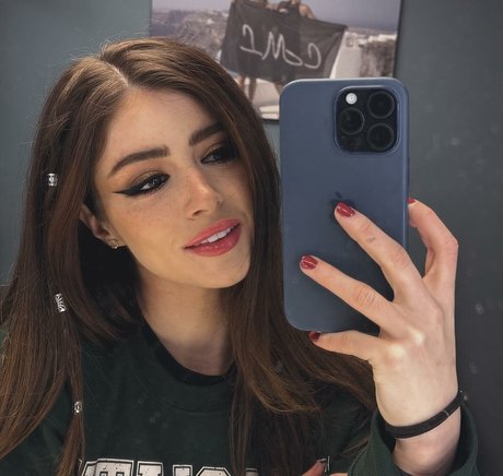 Chrissy Costanza