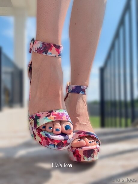 Lilas Toes