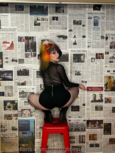 Thatrighteouschicktease