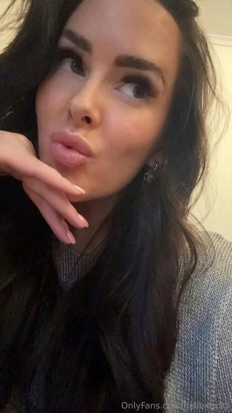 Foto di nudo di fuga di OnlyFans di Hellexox95