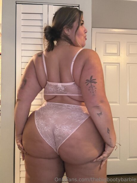 Thebigbootybarbie