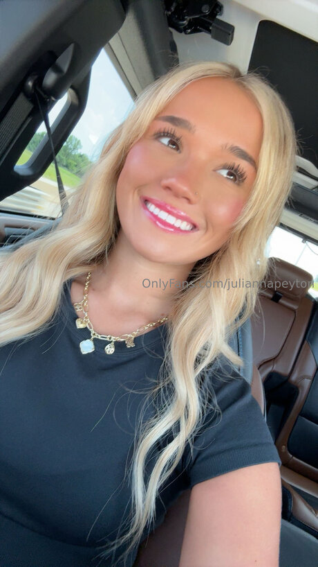 Juliannapeyton