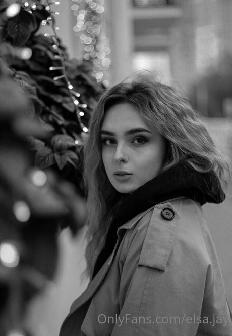 Elsa Jay
