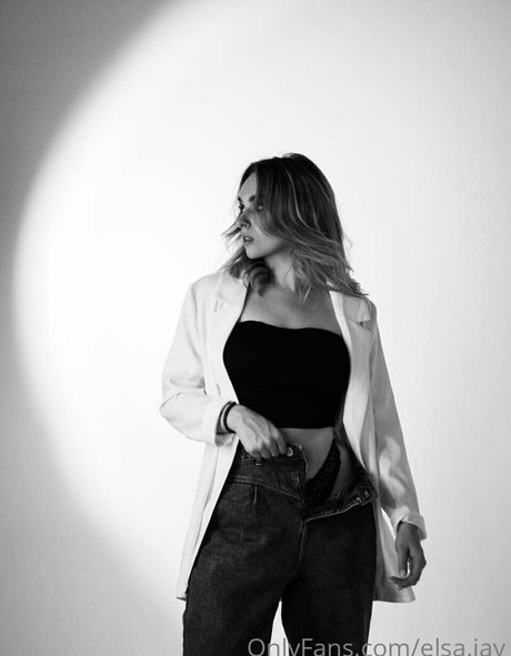 Elsa Jay