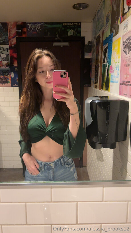 Alessia Brooks12