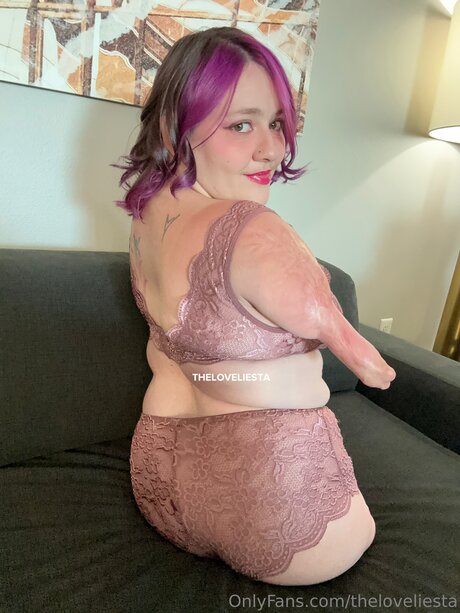 Foto di nudo di fuga di OnlyFans di Theloveliesta