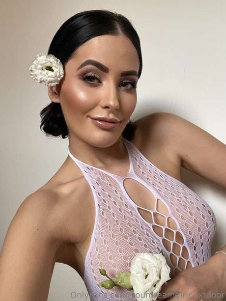 Yourdreamgirlnextdoor