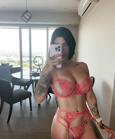 Foto di nudo di fuga di OnlyFans di Nikkiolinok