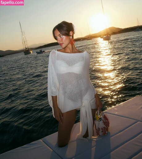 Alexandra Saint Mleux