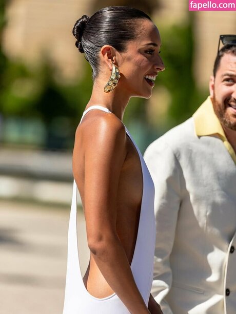 Alexandra Saint Mleux