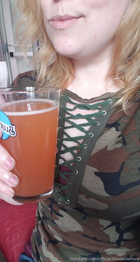 Foto di nudo di fuga di OnlyFans di Officialhoodoowhore