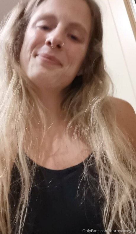 Hornycavegirl