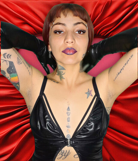 Alpha Sun  Pegging Queen