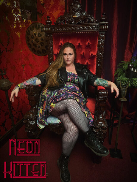 Neon Kitten