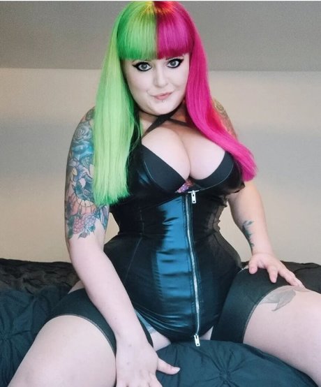 Foto di nudo di fuga di OnlyFans di Gothabillyqueen