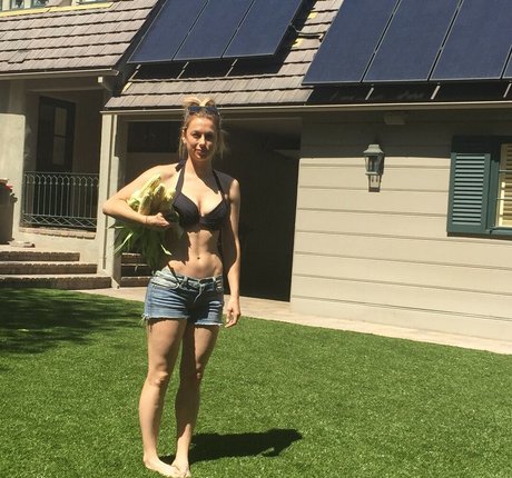 Iliza Shlesinger