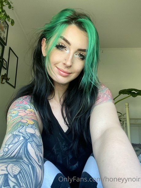 Honeyy Noir