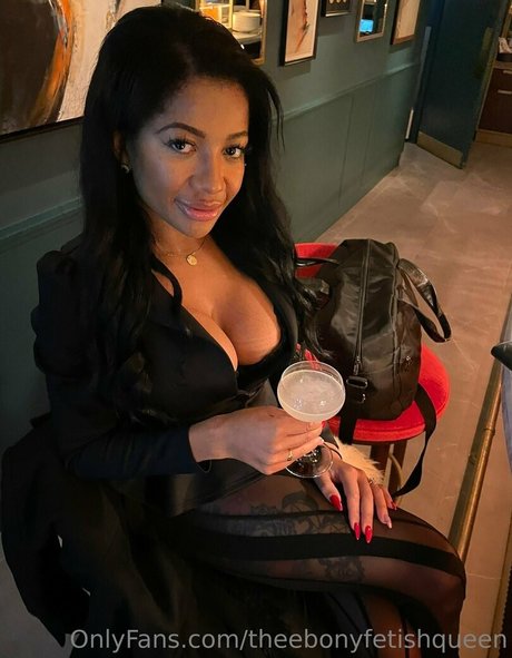 Theebonyfetishqueen