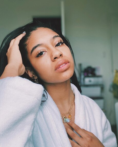 Yamz The Tarot Reader