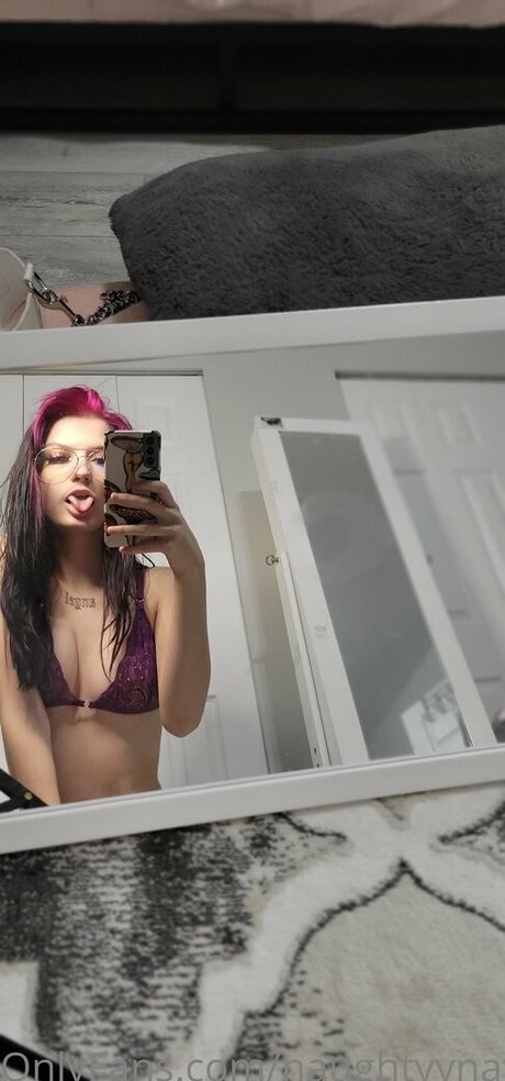 Foto di nudo di fuga di OnlyFans di Naughtyynavii