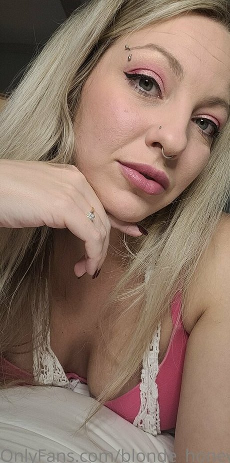 Blondehoney22
