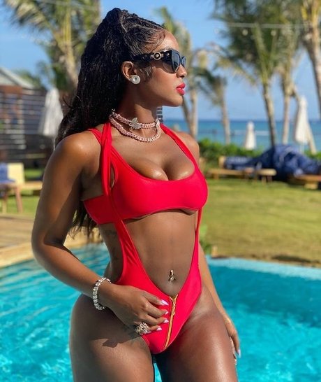 Amara La Negra