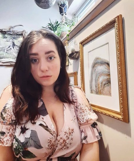 Foto di nudo di fuga di OnlyFans di Lartdanstoutessesformes