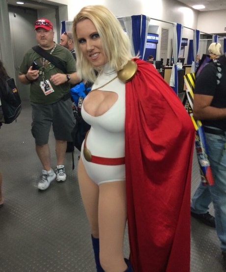 Az Power Girl