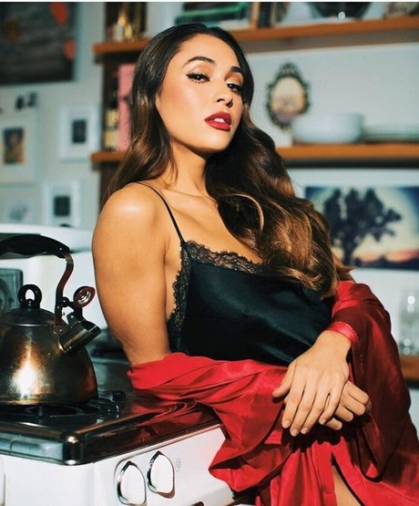 Lindsey Morgan