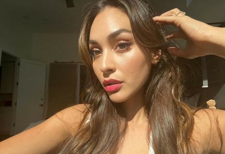 Lindsey Morgan