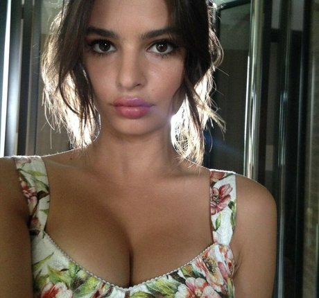 Emily Ratajkowski