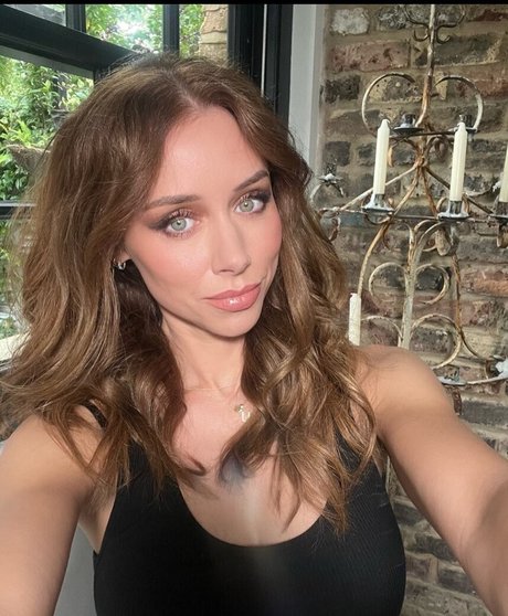 Una Healy