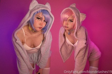 Blondelashes19