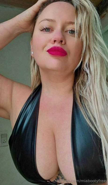 Miabootyfree