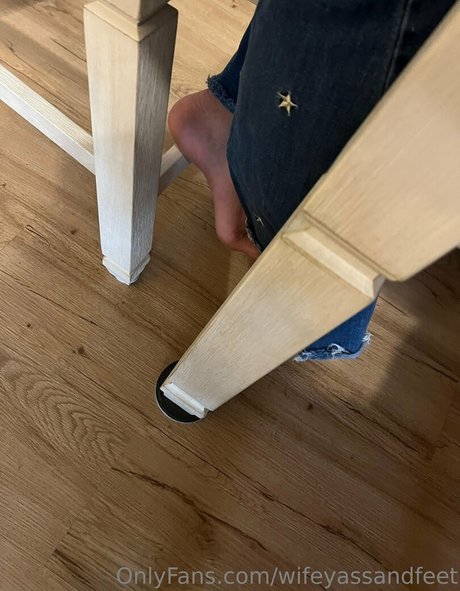 Wifeyassandfeet