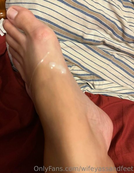 Wifeyassandfeet