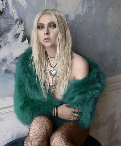 Taylor Momsen